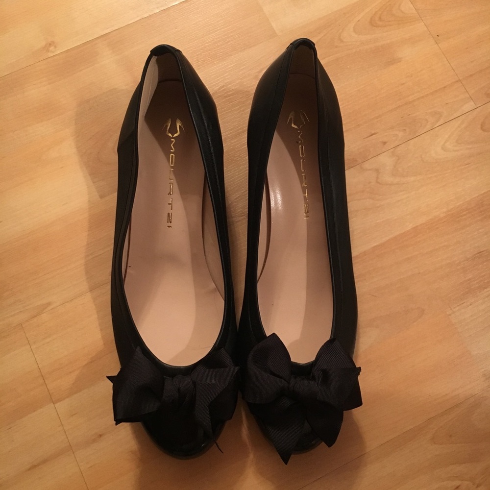 Leather shoes